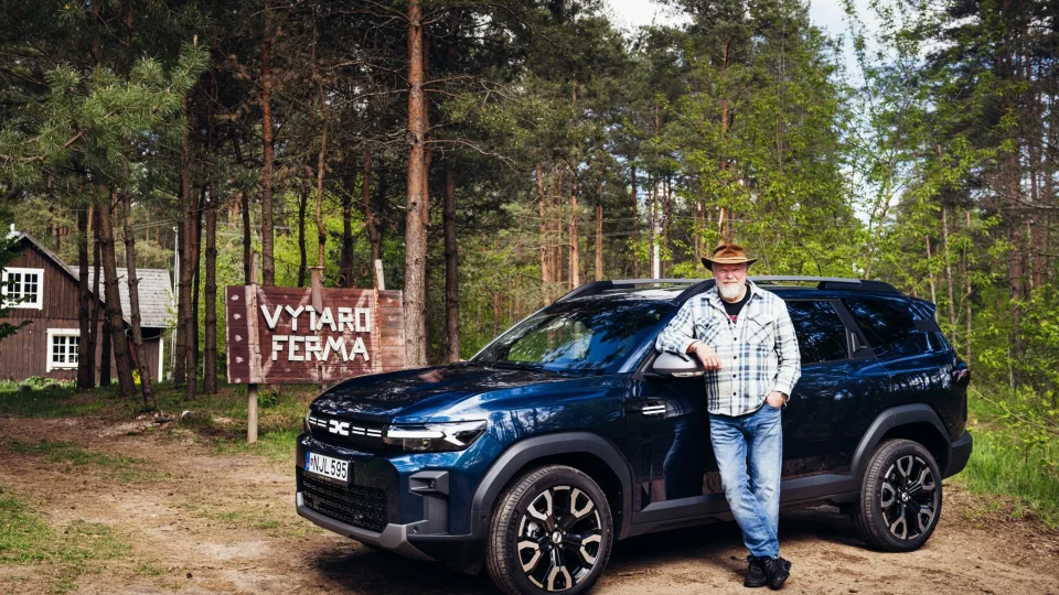 Šimtą šalių išmaišęs Vytaras atrado ramybę Dzūkijoje: dabar jo kelionių draugu tapo „Dacia Bigster“