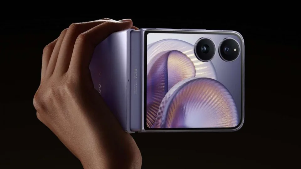 „Xiaomi“ kitąmet neketina pristatyti atlenkiamo telefono, „Mix Flip 2“ pardavimai nepateisino lūkesčių