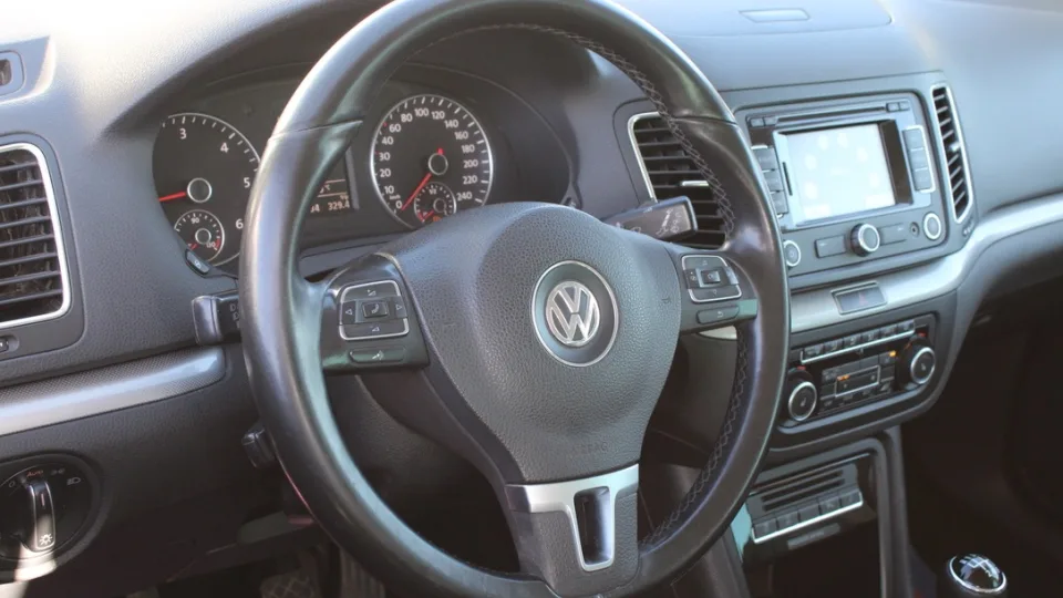 Rūdys juos tiesiog suėda: jokiu būdu nepirkite šių automobilių, ekspertai įvardijo ir rūdims atspariausius modelius