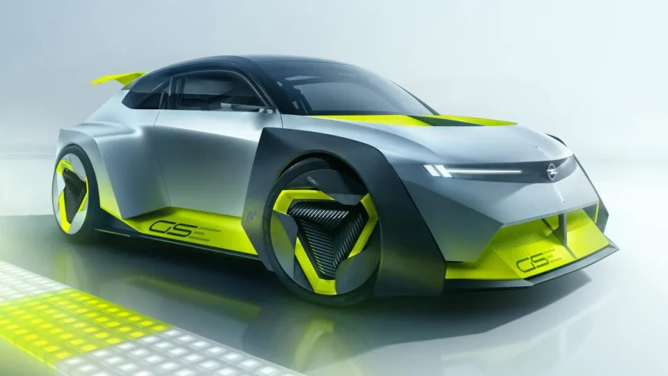 Nuo simuliatoriaus iki realybės: įspūdingas „Opel“ elektromobilis, kuris šiuo metu prieinamas tik žaidime
