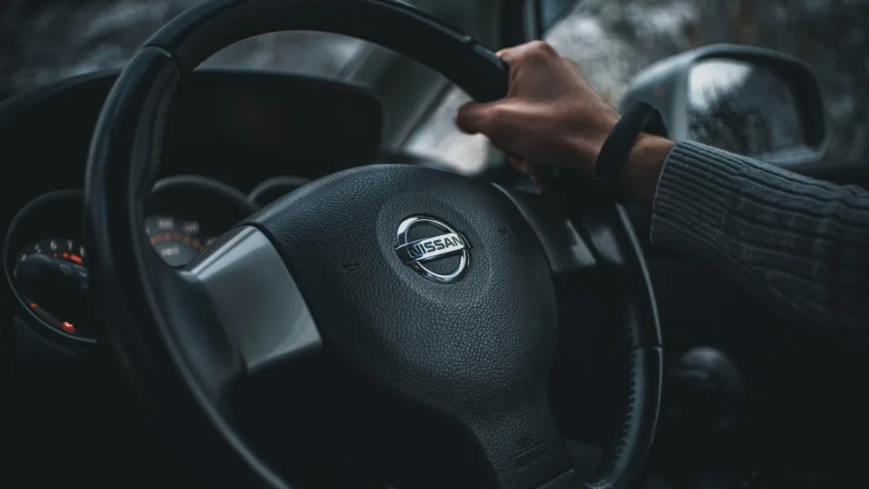 Desperatiškas žingsnis finansinio išlikimo link: „Nissan“ parduoda savo stiklinę būstinę Jokohamoje