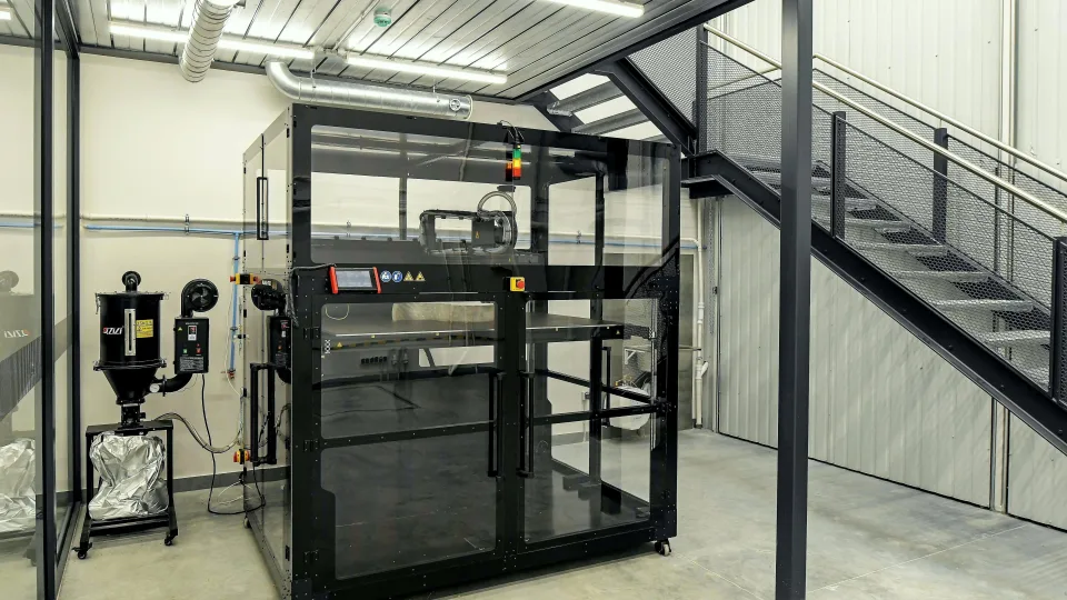 Leis kurti išskirtines medžiagas: į Lietuvą atkeliavo vienas didžiausių 3D spausdintuvų Baltijos regione
