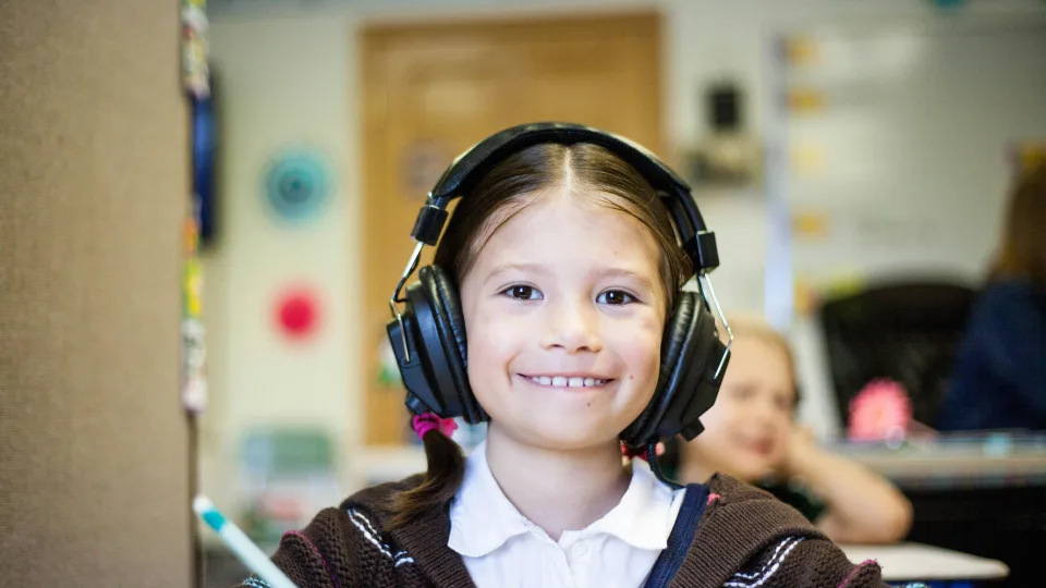 Jau rytoj vaikai sugrįš į mokyklas: pasakė, ką galima padovanoti savo vaikui Rugsėjo 1-osios proga