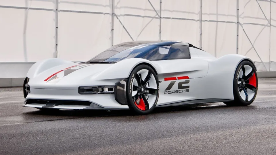 „Xiaomi“ ruošiasi debiutui Europoje? Prie bendrovės jungiasi buvęs „Lamborghini“ dizaino skyriaus vadovas