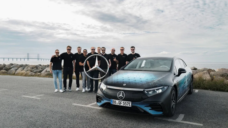 Rekordiniai „Mercedes-Benz“ elektrinio automobilio rezultatai, atskleista, kaip pavyko įveikti tokį atstumą