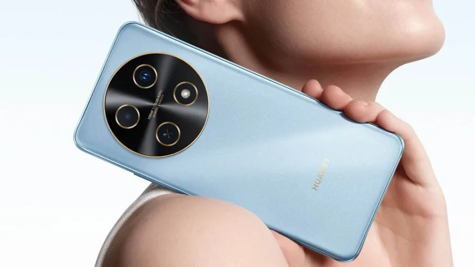 „Huawei“ atidėjo „nova 15“ serijos išmaniųjų telefonų pristatymą, aiškėja ir tokio sprendimo priežastys