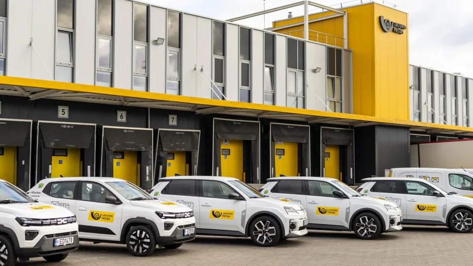 Trečdalis Lietuvos pašto automobilių taps elektriniai: žada mažiau taršos ir greitesnes paslaugas