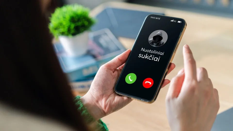 Lietuvių telefonus puolę sukčiai sulaukė atkirčio: nuo šiol jų klastotes sustabdys nauja duomenų sistema