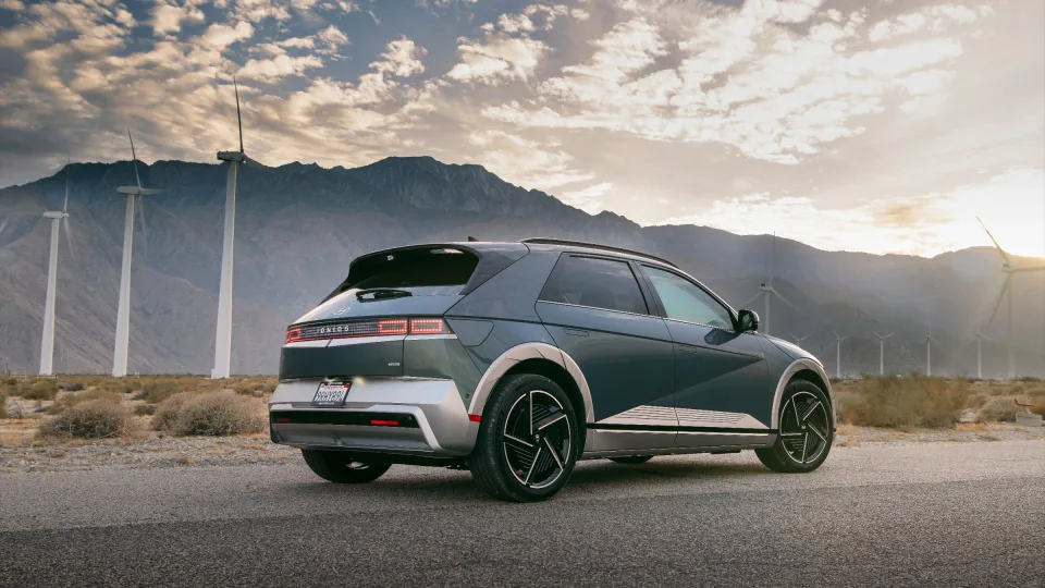 Ar šiuolaikiniai elektromobiliai Baltijos šalių keliuose jau gali pakeisti tradicinius modelius?