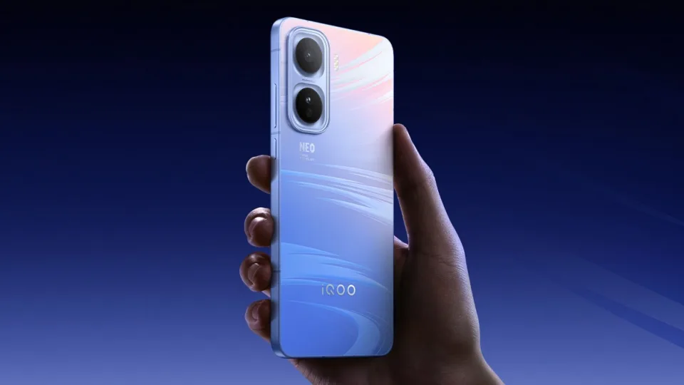 Pristatytas naujasis „iQOO Neo11“ išmanusis telefonas su didele baterija ir „Qualcomm“ lustu