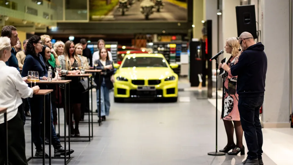 BMW ir AP galerija pradeda partnerystę: Vilniuje atverta S. Parulskio paroda „Susmulkinta amžinybė“