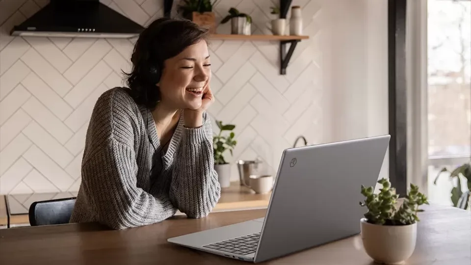 Fantastiškų savybių nešiojamas kompiuteris – už mažiau nei 300€: nepraleiskite progos įsigyti, nes toks pasiūlymas galioja tik itin ribotą laiką