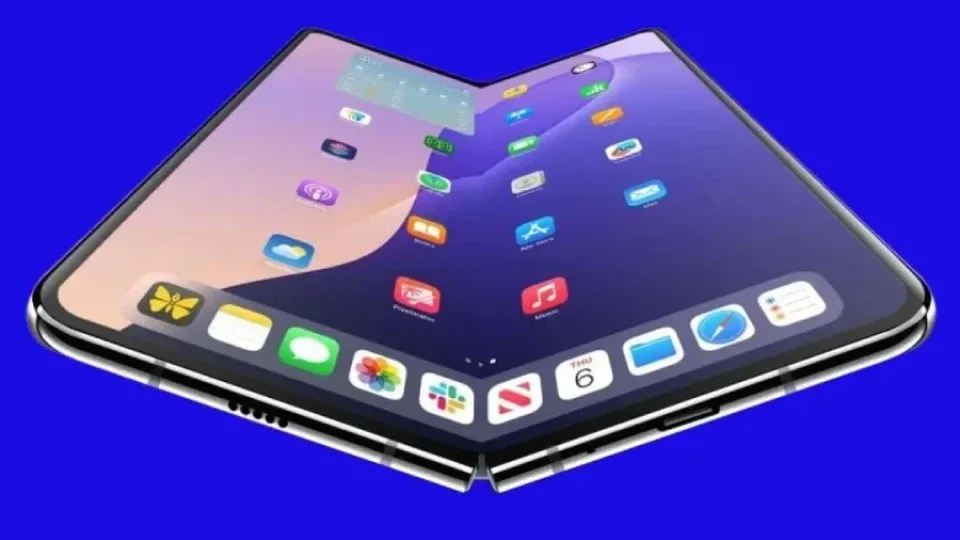 Gigantas ruošia atsaką „Samsung“? Ką atskleidžia naujausi „iPhone Fold“ raportai
