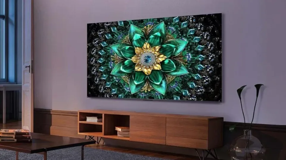 TCL pristatė „Q6C“ serijos išmaniuosius televizorius su „Mini LED“ ekranais ir 144 Hz atsinaujinimo dažniu