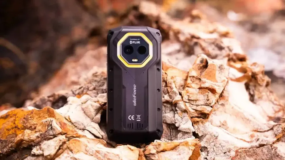 Praktiškai nesunaikinamas išmanusis telefonas su išskirtinėmis savybėmis ir itin kompaktišku ekranu dabar parduodamas už juokingai žemą kainą, nepraleiskite progos įsigyti