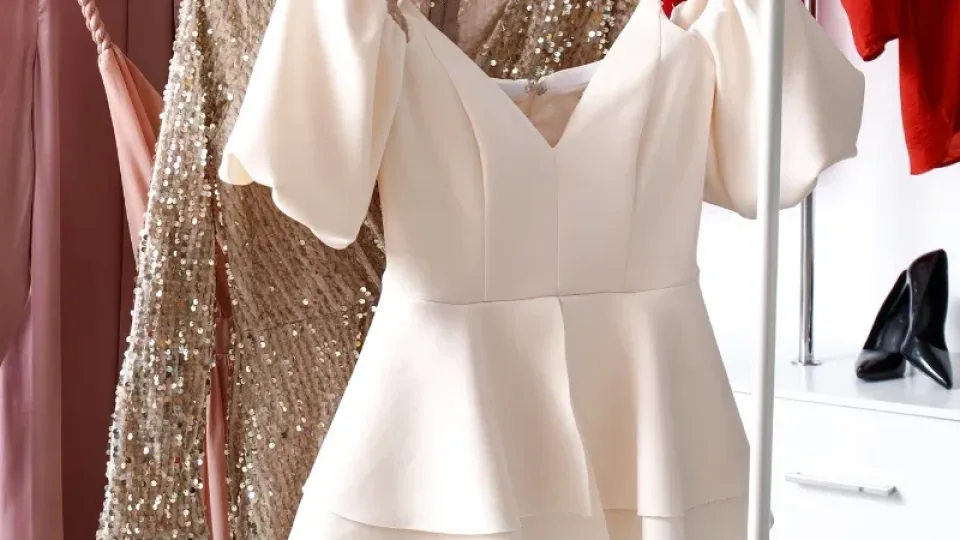 Neprašauk per didžiausias metų šventes! Šventinis sijono stilius pagal Zodiako ženklą gali pakeisti metus