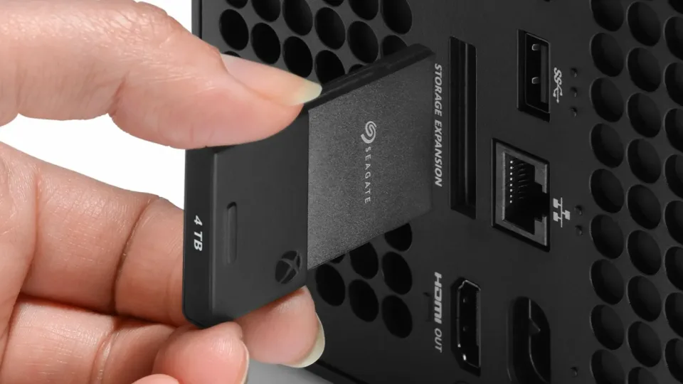 „Seagate“ pasiūlė „Xbox Series“ konsolėms skirtą atminties kortelę, tačiau jos kaina didesnė už pačių kompiuterių