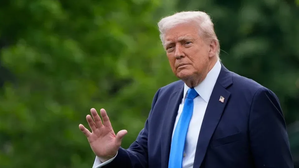 Trumpas ir pirmoji ponia dalyvavo milijonus dolerių kainavusio dokumentinio filmo „Melanija“ premjeroje