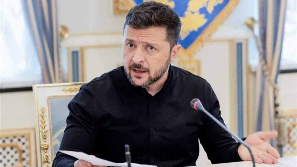 Zelenskis įvardijo Lukašenką kaip grėsmę: įvestos sankcijos dėl pagalbos Rusijai ir raketų tiekimo