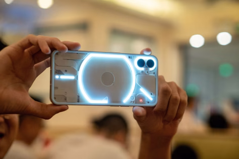 „Nothing“ ketina mesti iššūkį „Apple“? Naujo telefono pristatymo data kelia daug klausimų