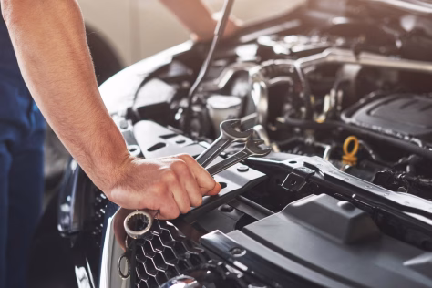 Patyrusi mechanikė rėžė be užuolankų: šių automobilių geriau nepirkti, remontas kainuos labai brangiai