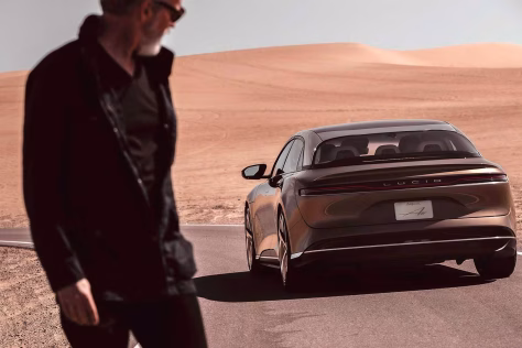 Į Europą atvyksta itin galingi amerikiečių elektromobiliai: tokiu įveikiamu atstumu neprilygsta niekas, tačiau kaina įkandama tik nedaugeliui