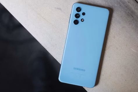 Internautų išradingumui nėra ribų: „Samsung“ telefono modifikacija, leidžianti pamiršti įrenginio įkrovimą, nustebins net ir visko mačiusius