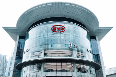 Kinijos automobilių milžinės spaudžia savo tiekėjus: siekia sumažinti gamybos išlaidas ir ėmėsi rimtų veiksmų, sužinokite, kas čia vyksta