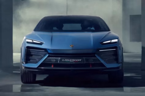 Pirmojo „Lamborghini“ teks palaukti ilgiau nei buvo planuota: tokios naujienos turėjo debiutuoti dar 2028 metais, tačiau gamintojas keičia savo planus