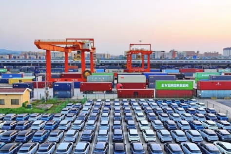 Pigūs miesto elektromobiliai gali tapti masiniai: gamintojai jau testuoja sprendimą