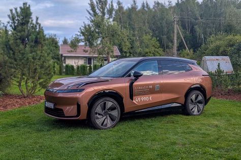 „Lynk & Co 08“ iš tinklo įkraunamo hibrido apžvalga: išskirtinis dizainas, puiki vairavimo patirtis, bet...