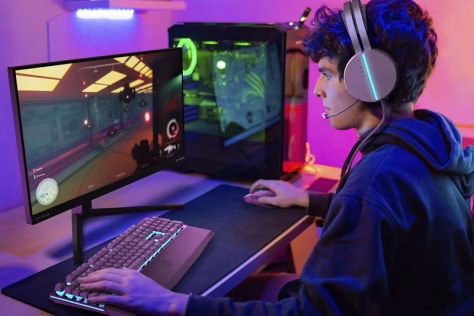 „Philips“ pristatė naująjį „Evnia“ serijos žaidimų monitorių, kuris skirtas siekiantiems tik pergalių