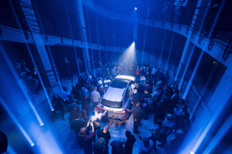 Lietuvoje debiutuoja naujasis „BMW iX3“: 800 km nuvažiuojamas atstumas ir nauja skaitmeninė karta