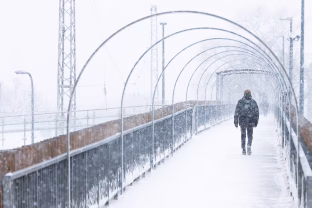 Sinoptikė prognozuoja žiemišką savaitgalį: daug kur snigs ir pustys, pūs stiprus vėjas