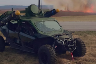 Ukraina išbando eksperimentinę sistemą: šis ginklas turėtų padėti kovoje su rusų dronais