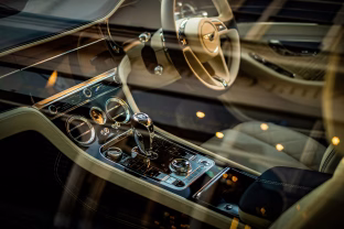 Prabangaus elektromobilio paklausa sprogo: šis modelis dingo greičiau nei gamintojai suspėjo reaguoti