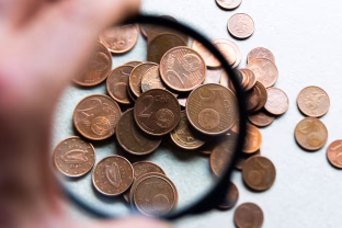 Lenkai siunčia įspėjimą visiems lietuviams: pasirūpinkite grynaisiais, rytoj jau bus per vėlu