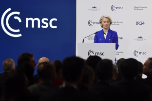 Grenlandijos klausimas kaista: tęsiantis deryboms dėl likimo Von der Leyen planuoja kelionę į salą