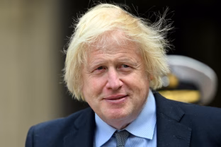 Buvęs premjeras Johnsonas: sąjungininkės jau dabar galėtų pasiųsti į Ukrainą nekovines pajėgas