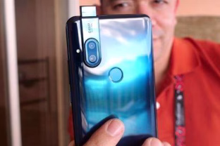 „Motorola“ pasidalino dvejomis svarbiomis naujienomis: sudarė bendradarbiavimo sutartį su „Corning“ ir pristatė „Smart Connect“ galimybę