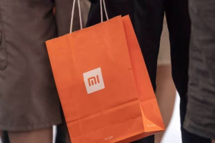 Netrukus sulauksime įspūdingo „Xiaomi“ sulenkiamo telefono? Vienas skelbimas įkaitino visą internetą