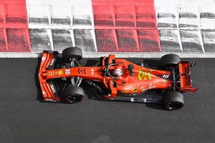 Artėjantį F1 sezoną „Ferrari“ pasitiks technologiškai stipresnė: sudaryta bendradarbiavimo sutartis su mobilių procesorių milžine