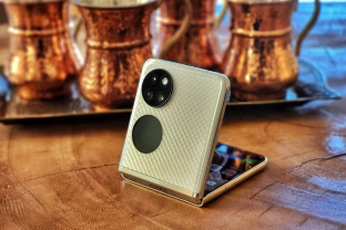 „Huawei P50 Pocket“ apžvalga: geriausias sulenkiamas telefonas tiems, kuriems jo reikia