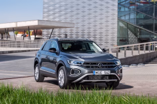 Dar vienas smūgis benzininių ir dyzelinių automobilių gerbėjams: Vokietijos milžinė ėmėsi veiksmų, kurie šokiravo net ir automobilių pardavėjus