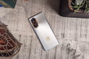 „Huawei nova 10 Pro" apžvalga: ar užteks flagmanų magijos?