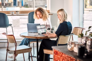 „Microsoft" ir „LinkedIn" pradeda bendrą programą – 10 mln. gyventojų padės įgyti skaitmeninių įgūdžių