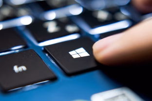 Nustokite permokėti už „Windows“ licencijas: šis pasiūlymas leis jums sutaupyti krūvą pinigų, būtina pasinaudoti!