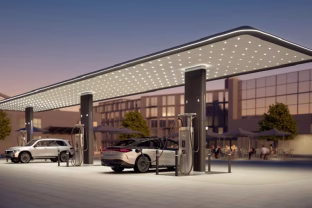 „Mercedes“ mes iššūkį JAV elektromobilių milžinei: netrukus pradės įgyvendinti grandiozinį planą, galintį pakeisti nusistovėjusius standartus