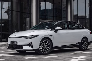 Šiemet nusimato įtempta kova tarp elektromobilių gamintojų: Kinijos bendrovės gamintojas prognozuoja tikrų tikriausią kainų karą, sužinokite, kas čia vyksta