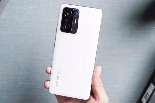 Dar vienas „Xiaomi“ flagmanas sulaukė atnaujinimo: lietuvių pamėgtas modelis jau gauna „Android 13“ operacinės sistemos versiją